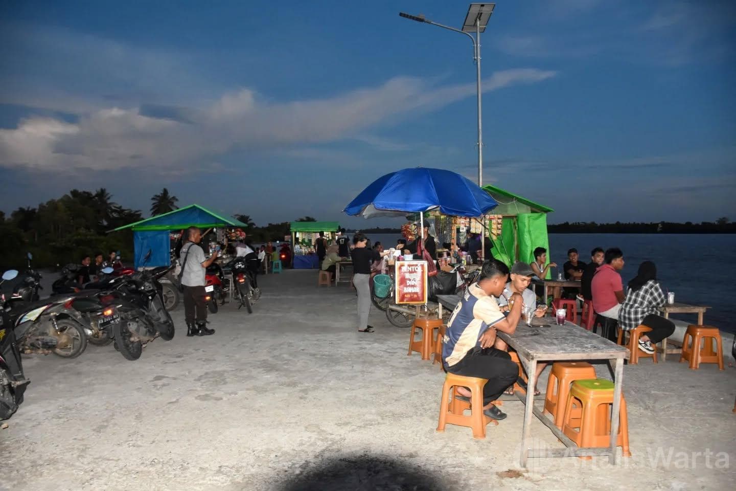 Menjemput Senja di Rasau Jaya, Ketika Dermaga Disulap Jadi Ruang Publik Kekinian