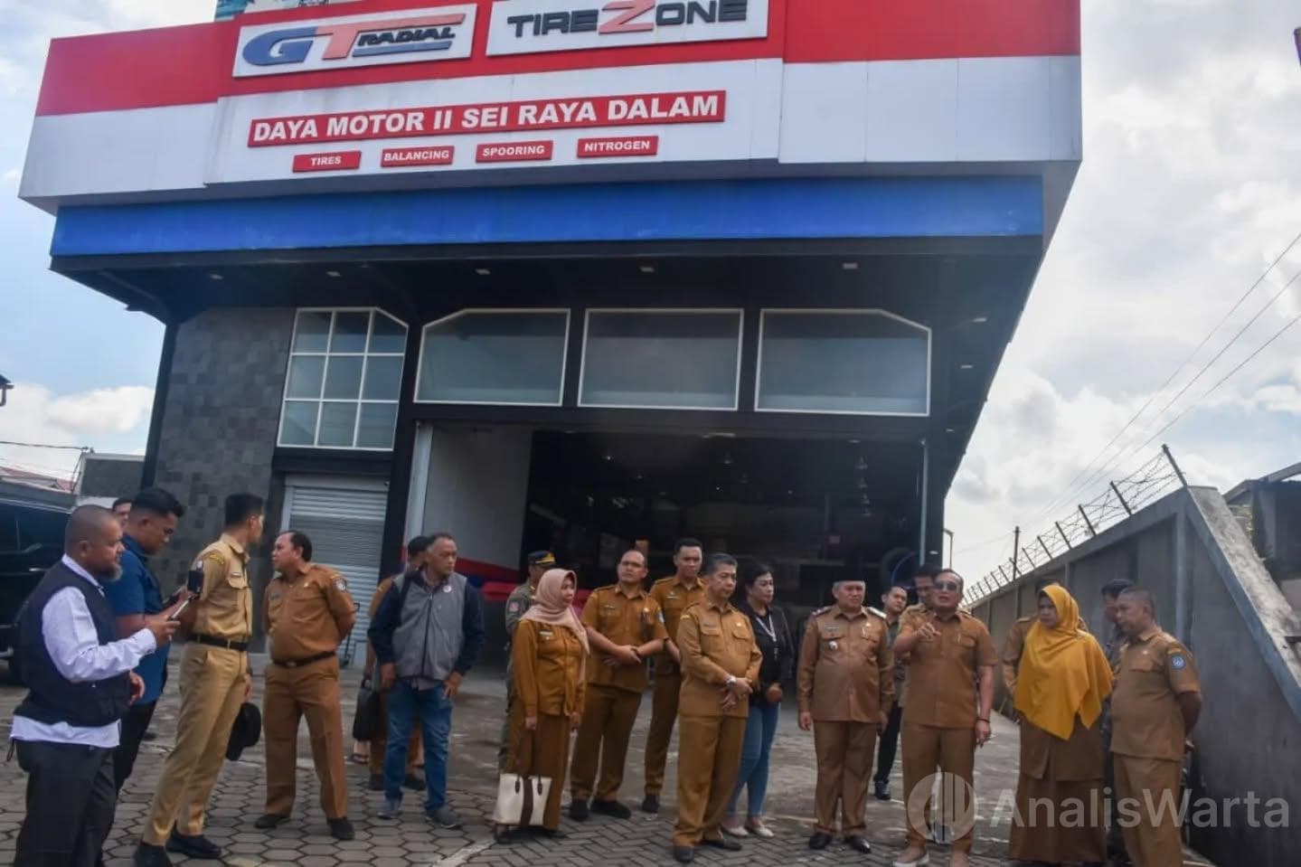 Bupati Sujiwo Marah, UMKM Ditolak di GT Radial, “Publik Harus Tahu Siapa yang Punya Hati”