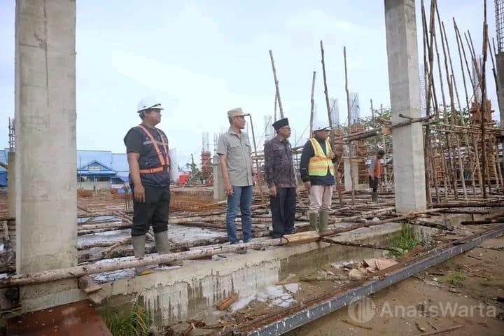 Achmad Sholeh Tinjau GOR Rp 9,8 Miliar di Ketapang, Proyek Dikebut Rampung November