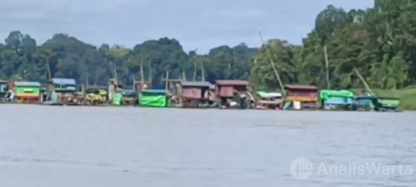Sungai yang Berubah Wajah: PETI, Lanting, dan Arus Setoran di Kapuas Hulu